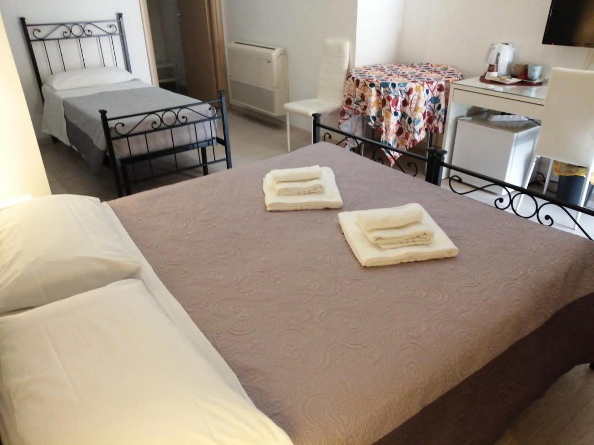 Dimora Santa Barbara Hotel Ferrara Bagian luar foto