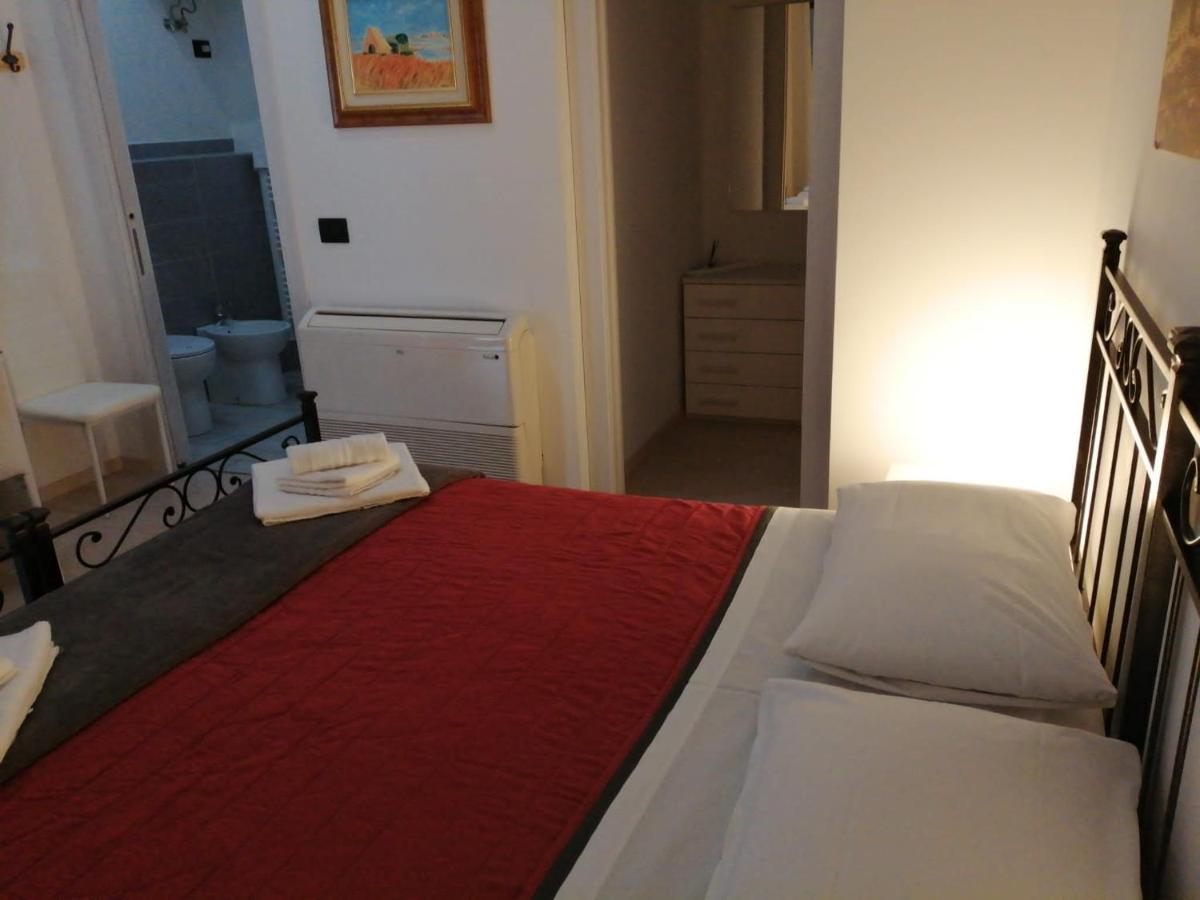 Dimora Santa Barbara Hotel Ferrara Bagian luar foto
